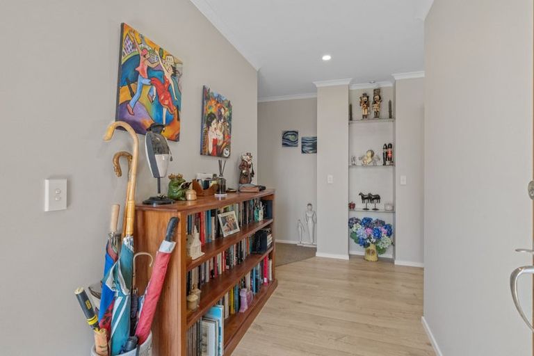 Photo of property in 6 Burnfield Way, Levin, 5510