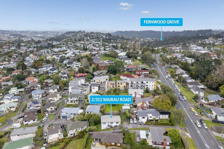 Photo of property in 2/312 Wairau Road, Glenfield, Auckland, 0629