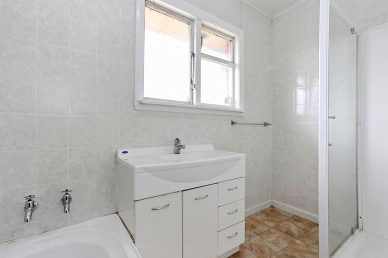 Photo of property in 4 Seymour Street, Hornby, Christchurch, 8042