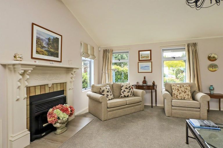 Photo of property in 34 Kent Terrace, Taradale, Napier, 4112