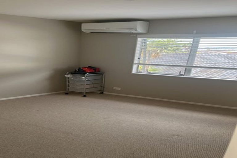Photo of property in 111 Cyril French Drive, Flat Bush, Auckland, 2016