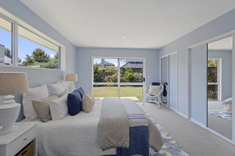 Photo of property in 8 Patricia Place, Harewood, Christchurch, 8051