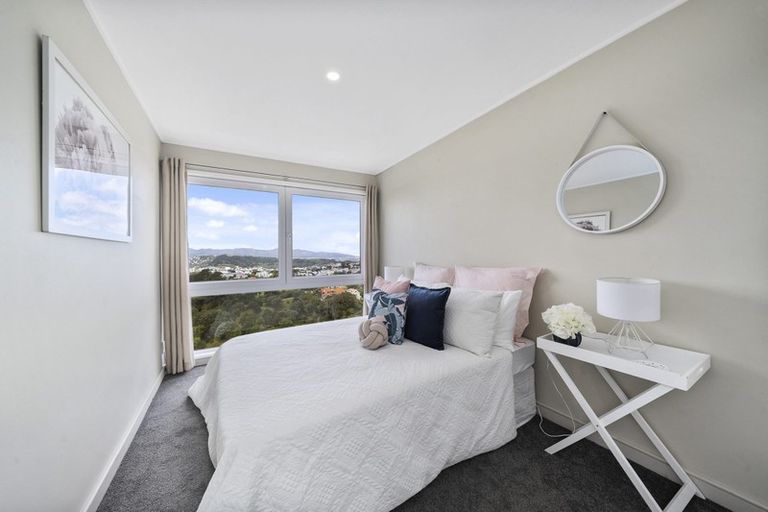 Photo of property in 51 Harbour View Road, Northland, Wellington, 6012