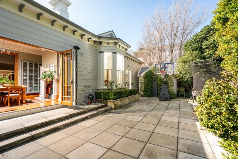 Photo of property in Lady Freyberg House, 18 Moturoa Street, Pipitea, Wellington, 6011