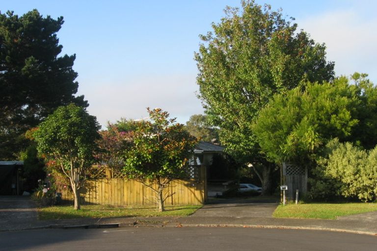 Photo of property in 14 Mchardy Place, Glenfield, Auckland, 0627