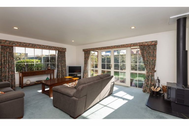 Photo of property in 2/61 Hawkesbury Avenue, St Albans, Christchurch, 8014