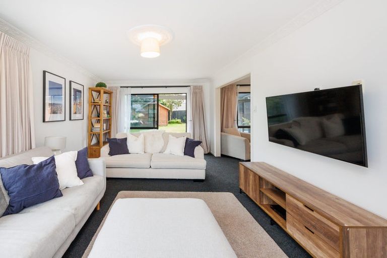 Photo of property in 77 Pacific Drive, Fitzherbert, Palmerston North, 4410