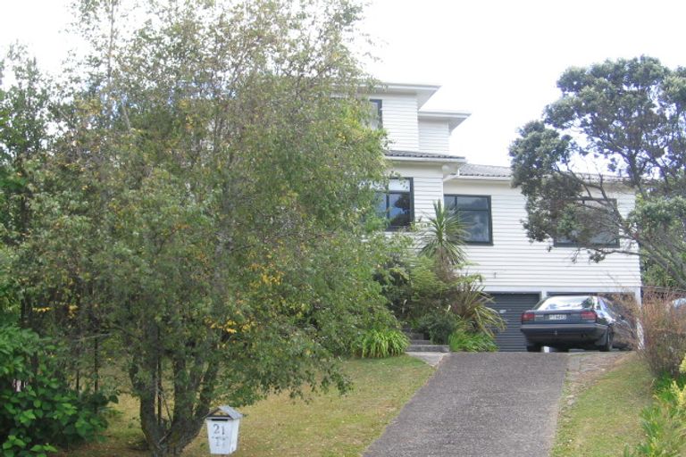 Photo of property in 21 Macnay Way, Murrays Bay, Auckland, 0630