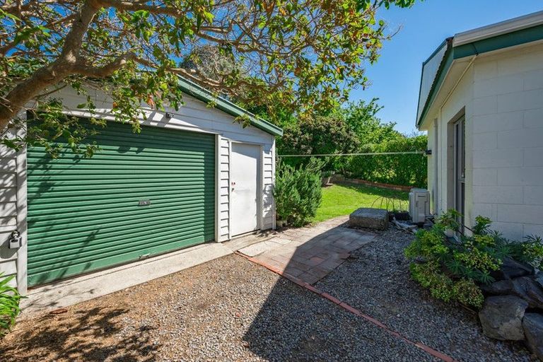 Photo of property in 16 Dale Road, Raumati South, Paraparaumu, 5032