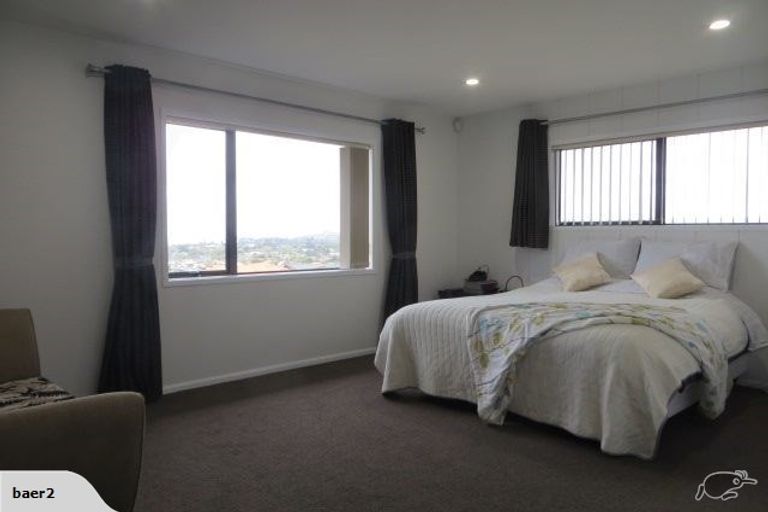 Photo of property in 96 Grovenor Drive, Orewa, 0931