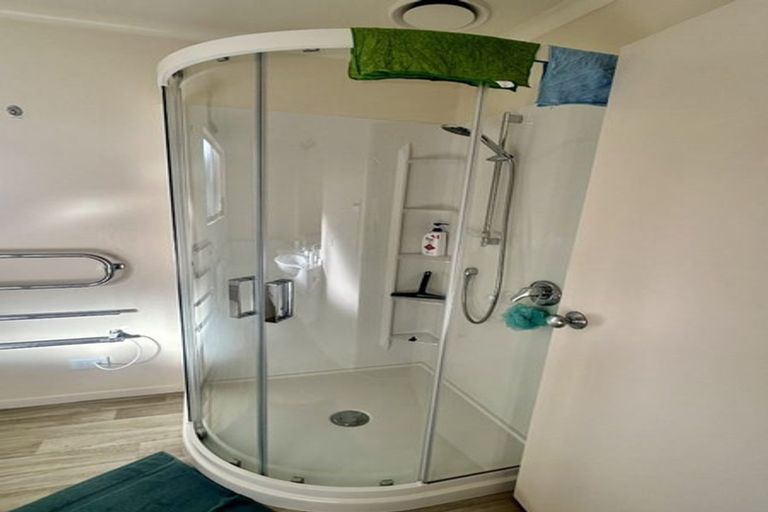 Photo of property in 9a Gandalf Crescent, Paraparaumu, 5032