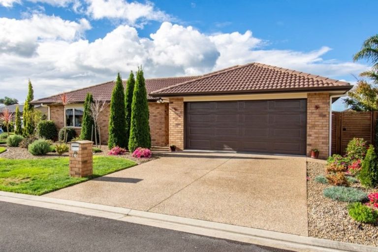 Photo of property in 22 Oakwood Way, Papamoa Beach, Papamoa, 3118