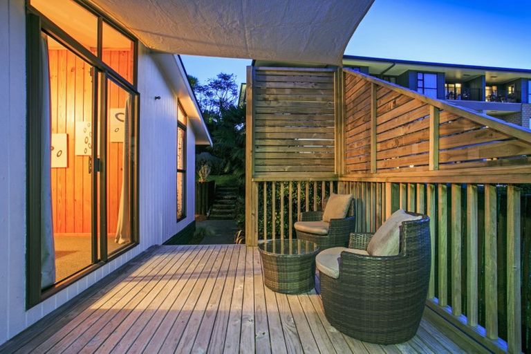 Photo of property in 69 Peach Road, Glenfield, Auckland, 0629