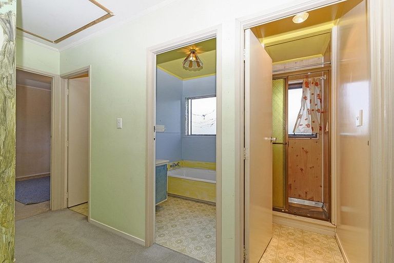 Photo of property in 5 Luanda Drive, Ranui, Auckland, 0612