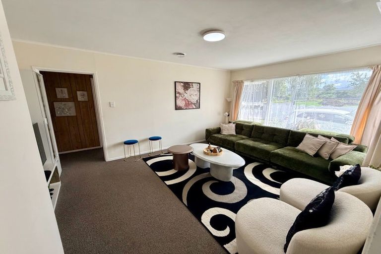 Photo of property in 38 Tairere Crescent, Rosehill, Papakura, 2113