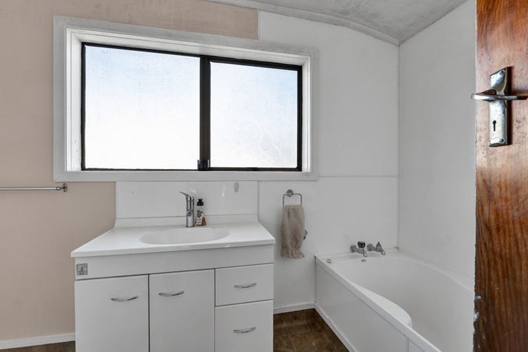 Photo of property in 15 York Street, Eltham, 4322