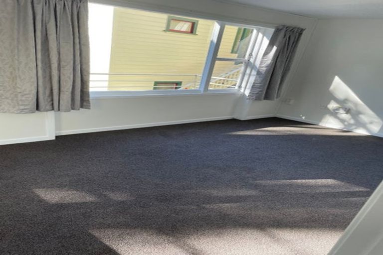 Photo of property in 131u1 Glenmore Street, Kelburn, Wellington, 6012