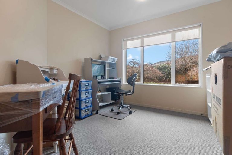 Photo of property in 32 Carroll Place, Owhata, Rotorua, 3010