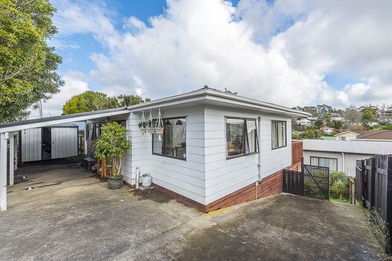 Photo of property in 47a Rehia Road, Massey, Auckland, 0614