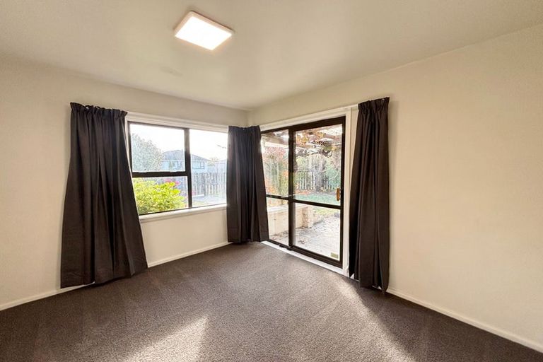 Photo of property in 22 Charlcott Street, Burnside, Christchurch, 8053