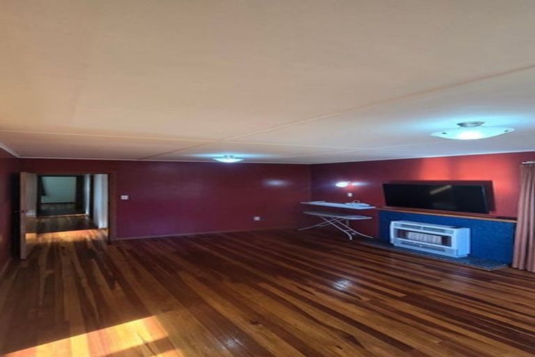 Photo of property in 9 Catherine Crescent, Paparangi, Wellington, 6037