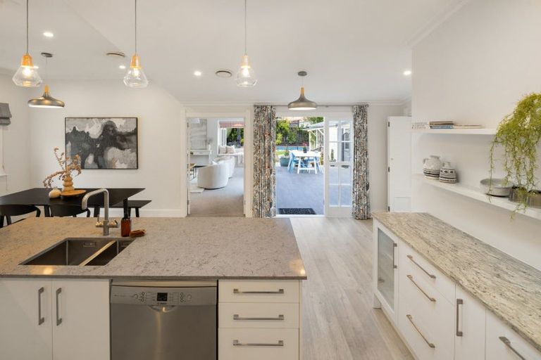 Photo of property in 74 Princes Street, Cambridge, 3434