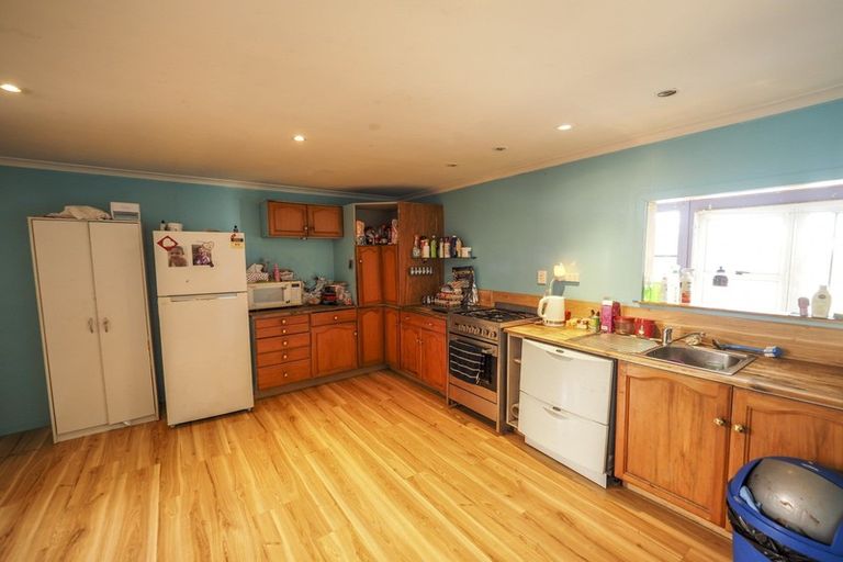 Photo of property in 102 Bannister Street, Masterton, 5810