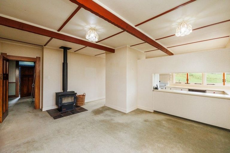 Photo of property in 56 Ongo Road, Hunterville, 4730