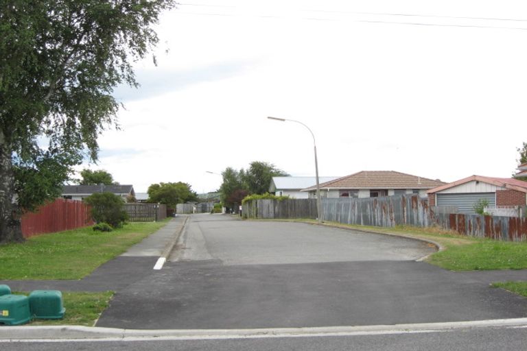Photo of property in 2/11 Peckham Lane, Woolston, Christchurch, 8062