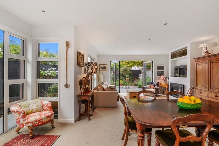 Photo of property in 87 Holly Road, St Albans, Christchurch, 8014