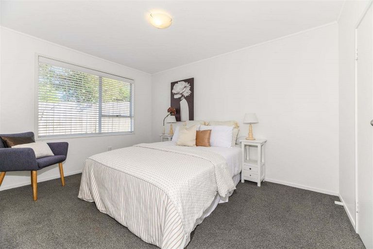 Photo of property in 380 East Coast Road, Sunnynook, Auckland, 0630