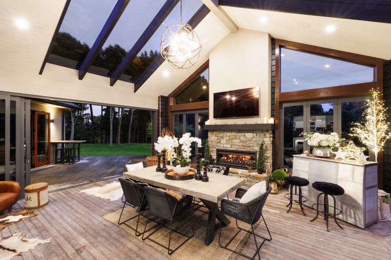 Photo of property in 7 Titirangi Drive, Fitzherbert, Palmerston North, 4471