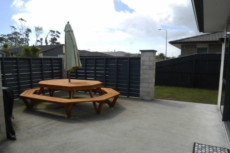 Photo of property in 41 San Priamo Place, Paraparaumu Beach, Paraparaumu, 5032