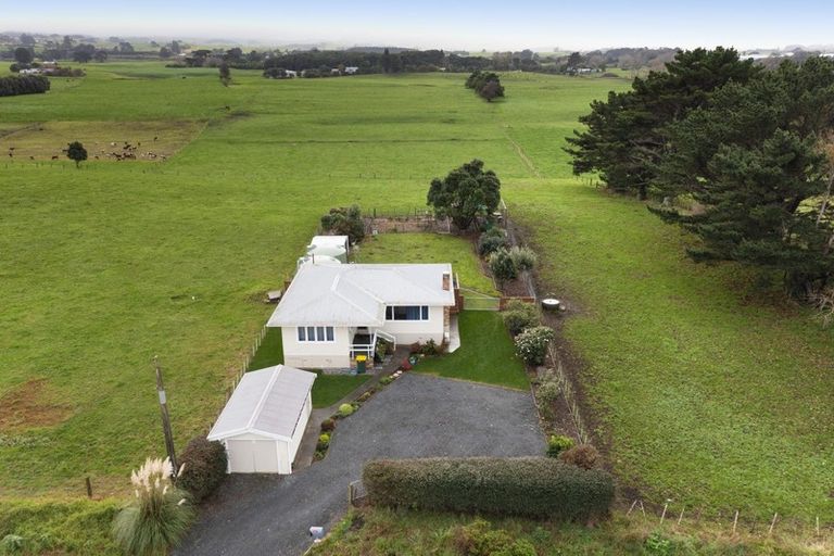 Photo of property in 142 Karioitahi Road, Waiuku, 2683