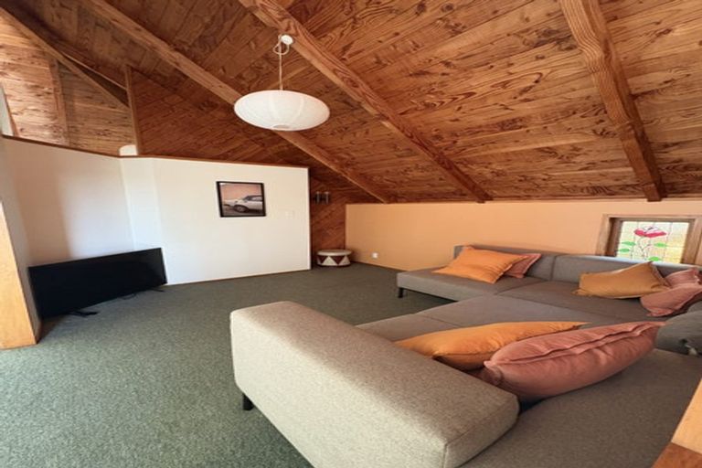 Photo of property in 15 Domain Crescent, Muriwai, Waimauku, 0881