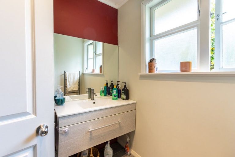 Photo of property in 78 Mclean Street, Woodville, 4920