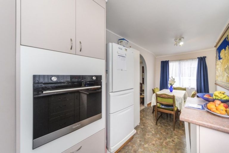 Photo of property in 84 Hillcrest Drive, Kelvin Grove, Palmerston North, 4414