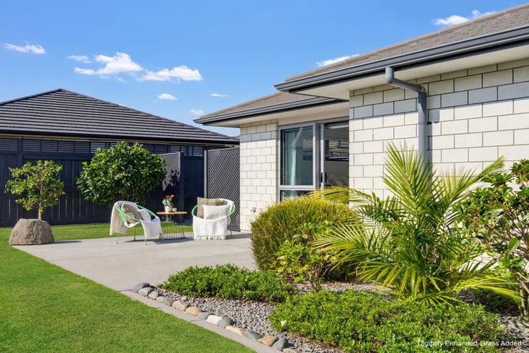 Photo of property in 30 Harding Drive, Papamoa Beach, Papamoa, 3118