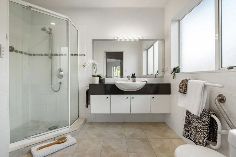 Photo of property in 1/137 Nile Road, Milford, Auckland, 0620