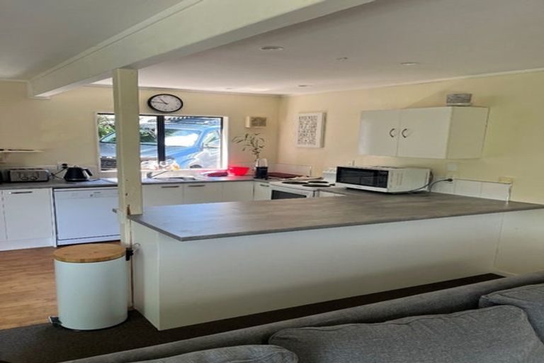 Photo of property in 6 Mabbett Lane, Waimauku, 0883