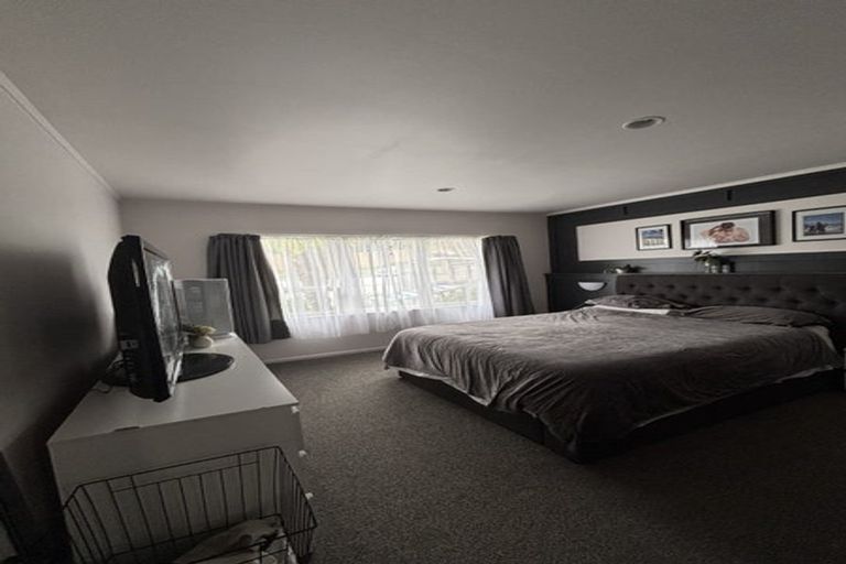 Photo of property in 1/10 Agincourt Street, Glenfield, Auckland, 0629