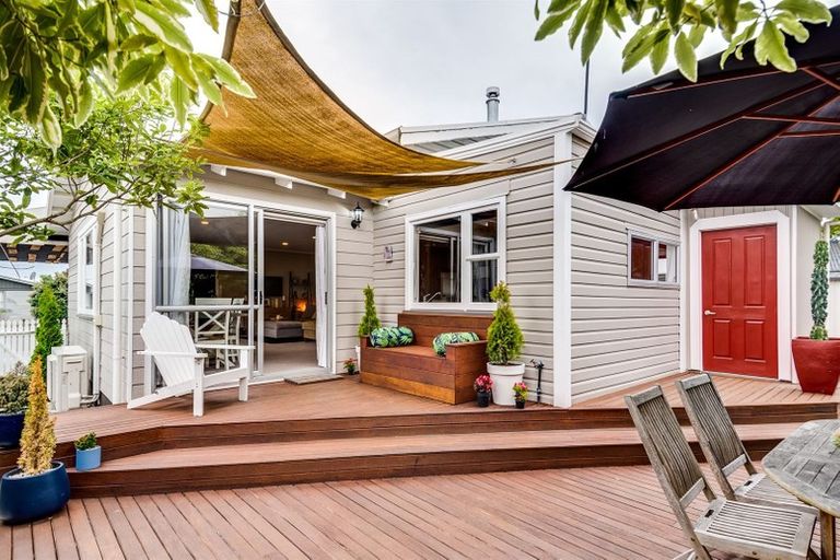 Photo of property in 12 Otatara Road, Taradale, Napier, 4112