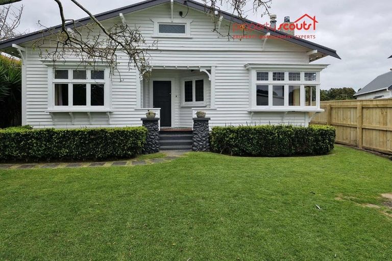 Photo of property in 40 Waiwaka Terrace, Strandon, New Plymouth, 4312