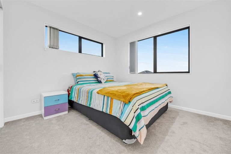 Photo of property in 32 Nola Dawn Avenue, Papakura, 2110