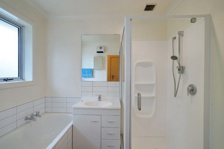 Photo of property in 3 Delph Street, Avonhead, Christchurch, 8042