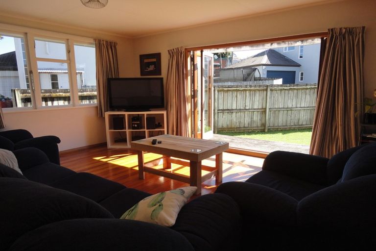 Photo of property in 6 Waikaremoana Place, Pakuranga Heights, Auckland, 2010