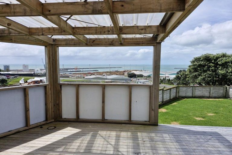 Photo of property in 11a Catherine Crescent, Moturoa, New Plymouth, 4310