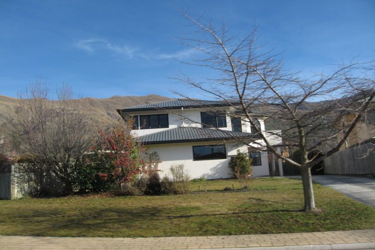 Photo of property in 38 Meadowstone Drive, Wanaka, 9305