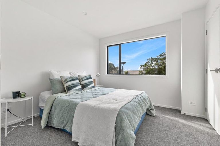 Photo of property in 19 Meg Lane, Glen Eden, Auckland, 0602