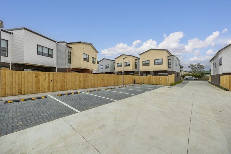Photo of property in 2/35 Young Crescent, Drury, 2113